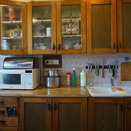 Проживание в семье Room In Apartment
